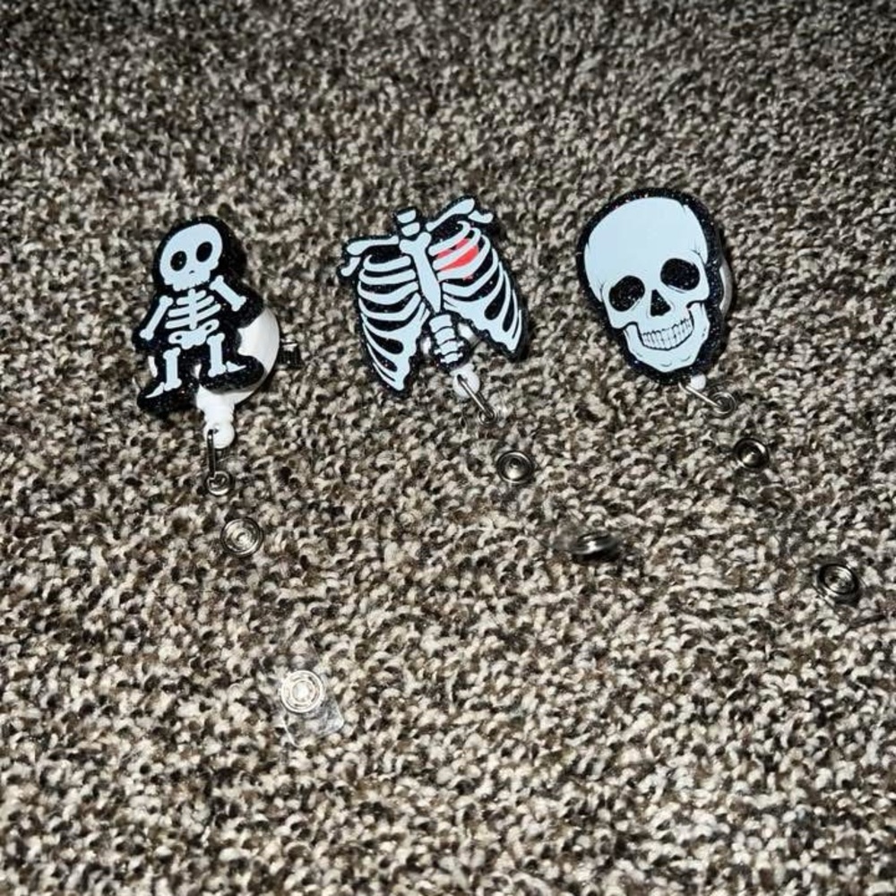 Skeleton Badge Reel Set
